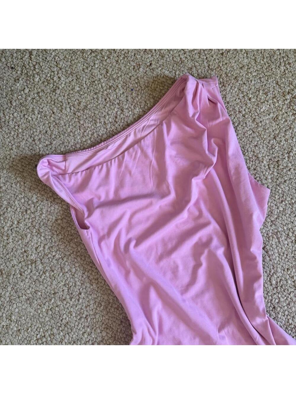 Pink Missguided mini dress - Picture 2 of 3